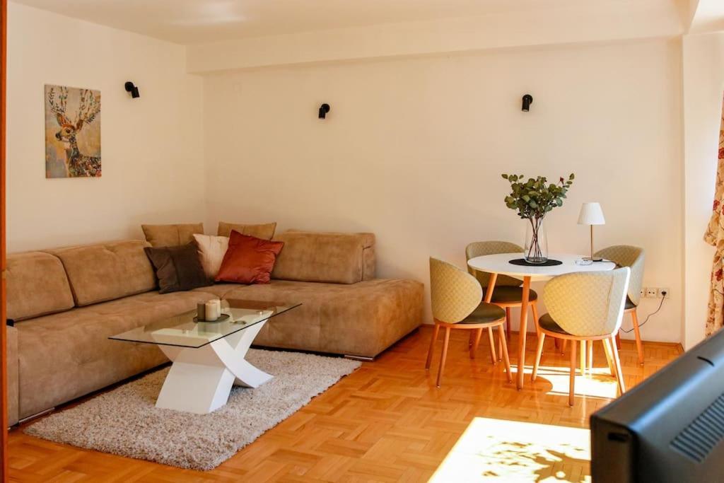 Nn Apartment Üsküp Dış mekan fotoğraf