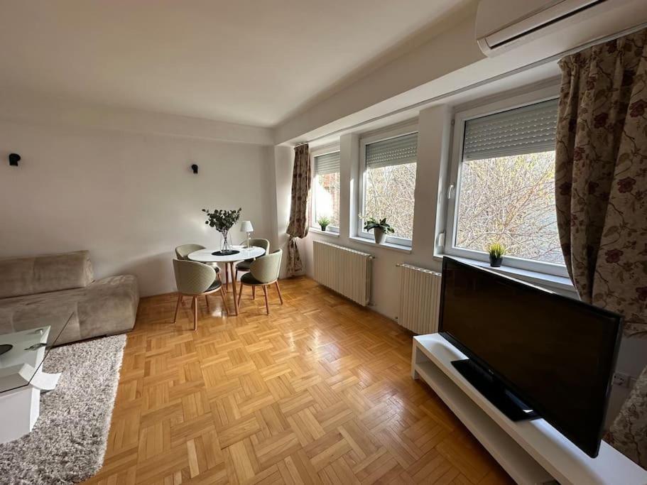 Nn Apartment Üsküp Dış mekan fotoğraf